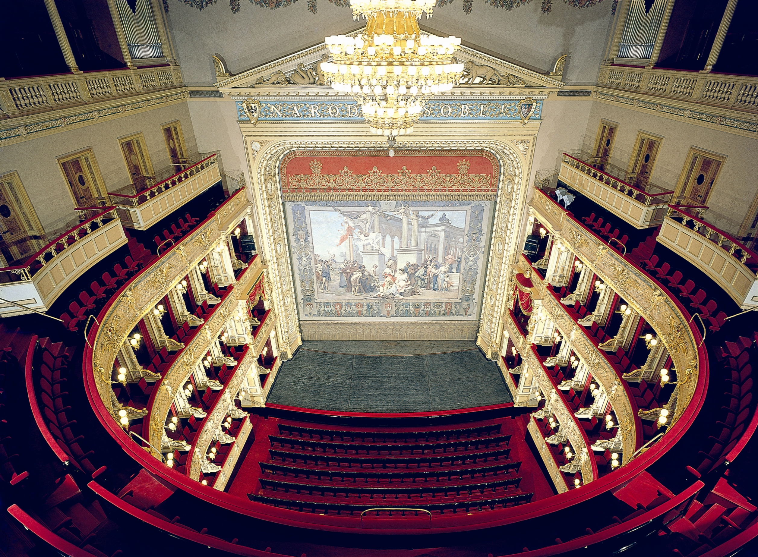 Národní divadlo scéna